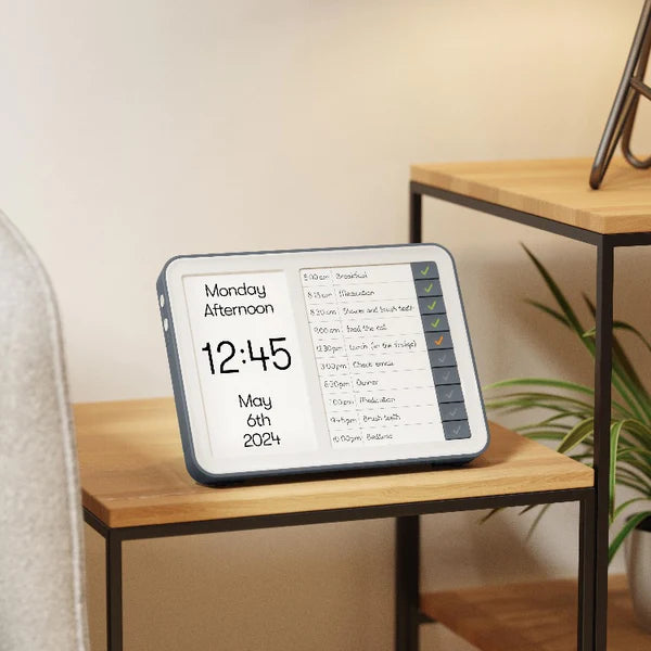 DAY HUB with personal daily task reminders